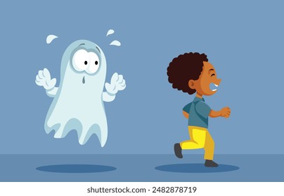 
Ghost erschreckt einen Jungen, der wegläuft Vektorgrafik Cartoon. Geist, der ein kleines Kind verfolgt, das Angst hat 
