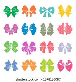 El regalo dobla ilustraciones de los coloridos vectores planos establecidos. Bolas naranjas, azules, rojas, violetas y un paquete decorativo. 
