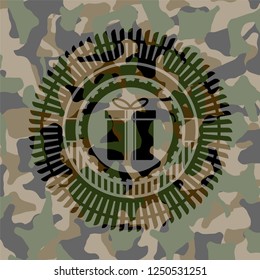 gift box icon inside camo texture