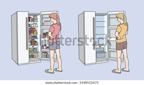 女の子が食べ物と空の冷蔵庫でいっぱいの冷蔵庫を開けている 手描きのスタイルのベクター画像デザインイラスト のベクター画像素材 ロイヤリティフリー