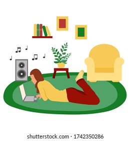 La niña está descansando sobre una alfombra, en un ordenador, viendo información en Internet, le gusta leer, escuchar música y cultivar plantas en las habitaciones.