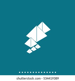 Giza pyramids icon. Isometric illustration.