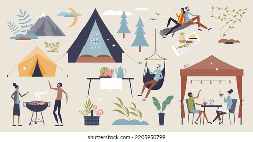 Artículos de glamour con elementos de acampada natural en colección de personas pequeñas. Esparcimiento romántico y relajación al aire libre como ilustración vectorial de viaje de campamento de vacaciones. Alojamiento moderno para viajes en pareja.