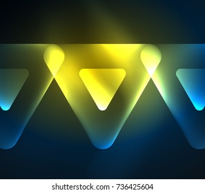 Triángulos brillantes de vidrio sobre el fondo abstracto del diseño del espacio oscuro. Ilustración del vector