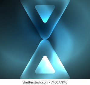 Triángulos brillantes de vidrio sobre el fondo abstracto del diseño del espacio oscuro. Ilustración del vector