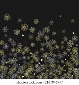 El marco de los copos de nieve brillan sobre el fondo negro. Ventana de invierno. Luminoso marco de Navidad y Año Nuevo para certificado de regalo, anuncios, pancartas, folletos. Invitación a la fiesta de la caída de la nieve con brillantes copos de nieve