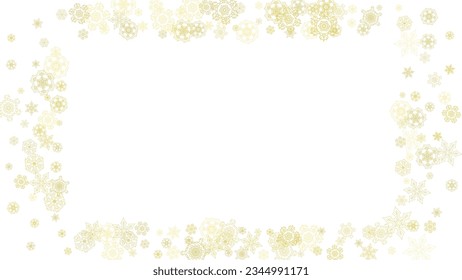 El marco de los copos de nieve brillante sobre el fondo horizontal blanco. Luminoso marco de Navidad y Año Nuevo para certificado de regalo, anuncios, pancartas, folletos. Invitación a la fiesta de la caída de la nieve con brillantes copos de nieve
