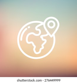 Global mit Locator Icon dünne Linie für Web und mobile, moderne minimalistische flache Design. Vektorweißes Symbol auf Farbverlauf-Mesh-Hintergrund.