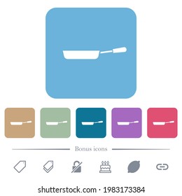 Iconos planos blancos en fondo cuadrado redondeado de color para la vista lateral de la sartén. 6 iconos de bonificación incluidos