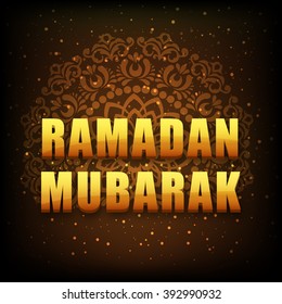 Texto brillante Ramadan Mubarak sobre el diseño floral decorado con fondo marrón para la celebración del Mes Santo Islámico.