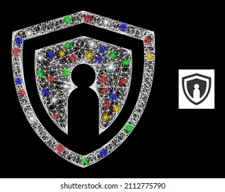 Cruce resplandeciente malla personal escudo con focos multicolores. Malla vectorial iluminada creada a partir de pictograma de escudo personal. Espuma de la canal de la carcasa de un escudo personal poligonal, sobre un fondo negro.