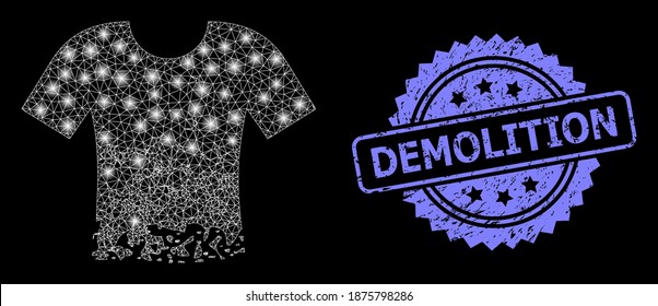 Redes de malla brillante con camisetas con manchas brillantes y imitación de sello de rosette rayado por la demolición. Constelación vectorial iluminada creada a partir del ícono de camiseta irregular.