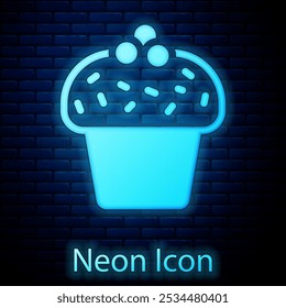 Icono de torta de neón brillante aislado en el fondo de la pared de ladrillo. Feliz cumpleaños.  Vector