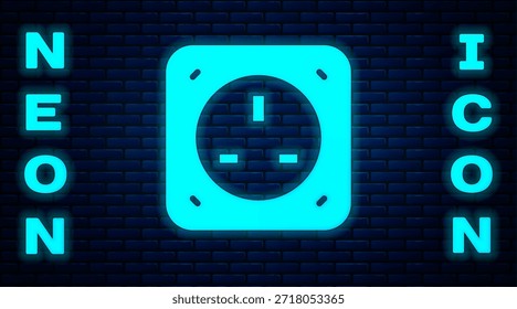 Icono de salida eléctrica de neón brillante aislado en el fondo de la pared de ladrillo. Toma de corriente. Símbolo de la roseta.  Vector