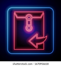 Icono de sobre de neón brillante aislado en fondo azul. Concepto de mensaje recibido. Nuevo mensaje entrante de correo electrónico, sms. Servicio de entrega de correo. Ilustración vectorial