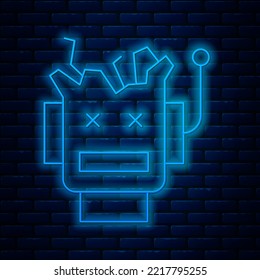 Línea de neón brillante Icono de robot roto aislado en el fondo de la pared de ladrillo. Inteligencia artificial, aprendizaje automático, computación en la nube.  Vector