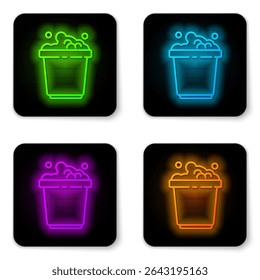 Lata de neon brilhante com sabão ícone de espuma isolada no fundo branco. Tigela com água. Roupa de lavar, equipamento de limpeza. Botão quadrado preto. Ilustração de vetor
