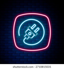 Icono de enchufe eléctrico de línea de neón brillante aislado en fondo de pared de ladrillo. Concepto de conexión y desconexión de la electricidad. Concepto de contorno colorido. Vector