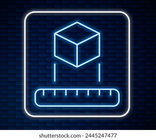 Icono de cubo isométrico aislado en el fondo de la pared de ladrillo. Icono sólido de cubos geométricos. Signo cuadrado 3D. Símbolo de caja.  Vector