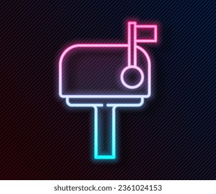 Icono del cuadro Correo de la línea de neón brillante aislado en el fondo negro. Icono de buzón. Postal de correo en el poste con la bandera.  Ilustración vectorial