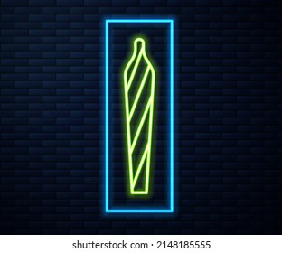 Línea de neón brillante Articulación de marihuana, icono de esquirla aislado en el fondo de la pared de ladrillo. Cigarrillo con droga, cigarrillo de marihuana enrollado.  Vector