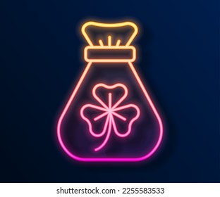 Glühende Neon-line-Geldbeutel mit Kleeblatt-Symbol einzeln auf schwarzem Hintergrund. Alles Gute zum Saint Patricks Tag. Nationaler Urlaub in Irland.  Vektorgrafik