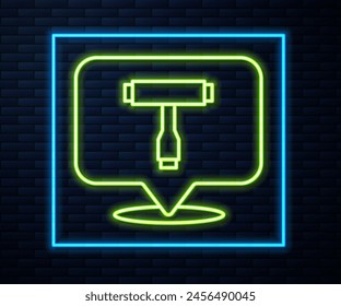 Glühende Neon-Linie Multi-Funktion All-In-One tragbare Skate-Werkzeug T-Tool für Skateboard, Longboard, elektrische Skateboard-Ikone isoliert auf Backstein Wand Hintergrund.  Vektorgrafik