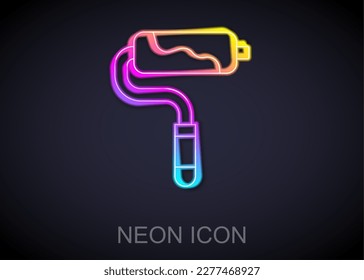 Línea de neón brillante Icono de pincel de rodillo de pintura aislado en el fondo negro.  Vector