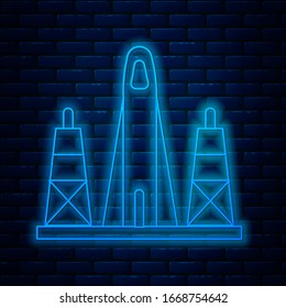 Lanzamiento de la línea de neón brillante del icono del puerto espacial aislado en el fondo de la pared de ladrillo. Lanzar cohete en el espacio. Ilustración vectorial