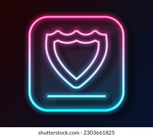 Icono del Escudo de la línea de neón brillante aislado en el fondo negro. Signo de guardia. Seguridad, seguridad, protección, concepto de privacidad.  Vector