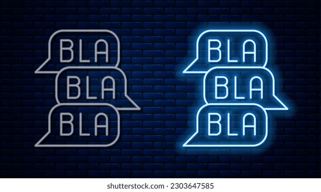 Icono de charla de la burbuja de la línea de neón brillante aislado en el fondo de la pared de ladrillo. Icono de mensaje. Símbolo de chat de comunicación o comentario.  Vector