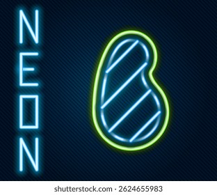 Linha de neon brilhante Ícone de carne de bife isolado no fundo preto. Conceito de contorno colorido. Vetor