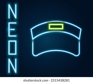 Glühende Neonlinie Sonnenblendenkappe Symbol einzeln auf schwarzem Hintergrund. Sportausrüstung. Sportuniform. Farbiges Umrisskonzept Vektorgrafik