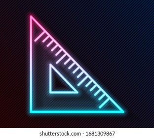 Icono de regla triangular de línea de neón brillante aislado en fondo negro. Símbolo directo. Símbolo geométrico. Ilustración vectorial