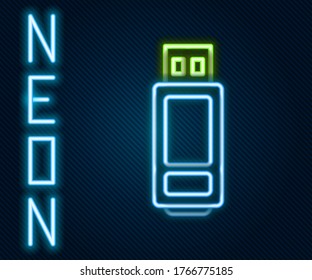 Icono de la unidad flash USB de la línea de neón brillante aislado en el fondo negro. Concepto de esquema colorido. Ilustración vectorial