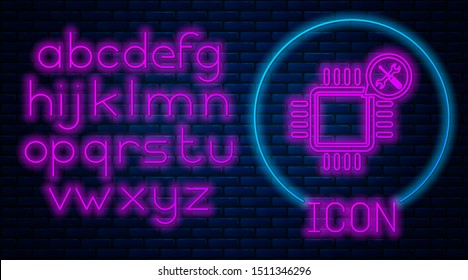 Glowing neon Processor with screwdriver and wrench icon isolated on brick wall background. Adjusting, service, setting, maintenance, repair, fixing. Neon light alphabet. Vector Illustration