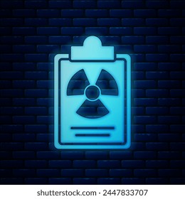 Icono de documento de advertencia de radiación de neón brillante aislado en el fondo de la pared de ladrillo. Archivo de texto.  Vector