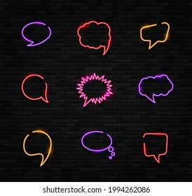 Signo de burbuja de habla de neón brillante. Señal de neón de comunicación. Cartel luminoso con nubes de habla.