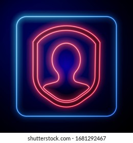 Icono de protección del usuario de neón brillante aislado en fondo azul. Acceso seguro al usuario, protección con contraseña, protección de datos personales, autenticación. Ilustración vectorial