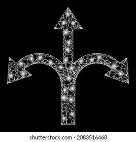 Flecha de triple bifurcación de red brillante con manchas brillantes. Carcasa vectorial basada en el icono de flecha de triple bifurcación y con líneas de cruce.