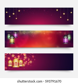 Luminoso encabezado o banner del sitio web con lámparas tradicionales para el Festival del Mes Santo de la Comunidad Musulmana, celebración del Ramadán Kareem.