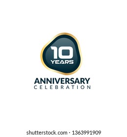 gold 10 years anniversary celebration simple logo