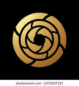 Goldenes abstraktes Rundwhirlpool-Symbol auf schwarzem Hintergrund