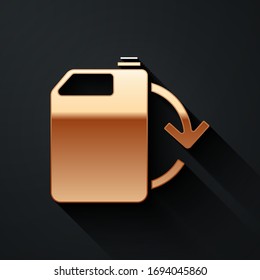 Gold Eco fuel canister icon isolated on black background. Eco bio and barrel. Green environment and recycle. Long shadow style. Vector Illustration
