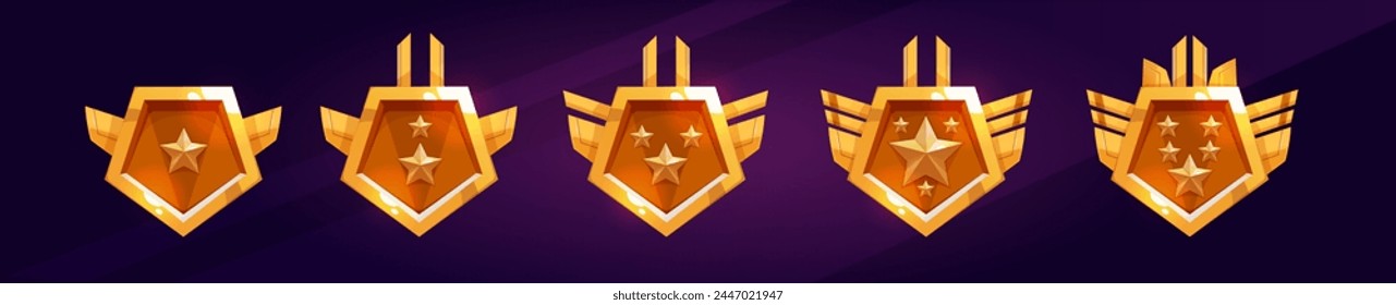 Insignia del rango de juego de oro e ícono de Vector de medalla de nivel. Emblema de escudo dorado con estrella. Juego de marcos de ui premio real. Elemento de etiqueta de calificación de victoria para el logro de insignia en App. Letrero de ala de metal Premium