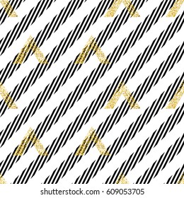 Triángulo geométrico dorado con fondo de líneas diagonales. Patrón moderno sin soldadura dorado