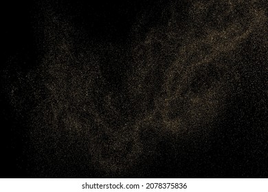 Textura de brillo dorado aislada en fondo negro. Grano de oro. Color de las partículas ámbar. Lluvia de espárragos. Ilustración De Vectores, Eps 10.