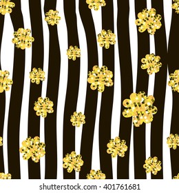 Gold glittering daisies seamless pattern on striped background. Daisy field - stock vector. Vector seamless pattern. 