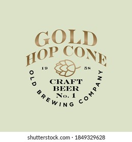 Logo del cono del Oro Hop. Emblema de Beer Pub como el clásico escudo de armas. Logotipo Craft Beer. Vieja compañía de elaboración.