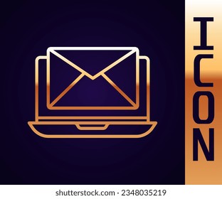 Goldener Laptop mit Umschlag und offenem E-Mail auf Bildschirm Symbol einzeln auf schwarzem Hintergrund. E-Mail-Marketing, Internet-Werbekonzepte.  Vektorgrafik